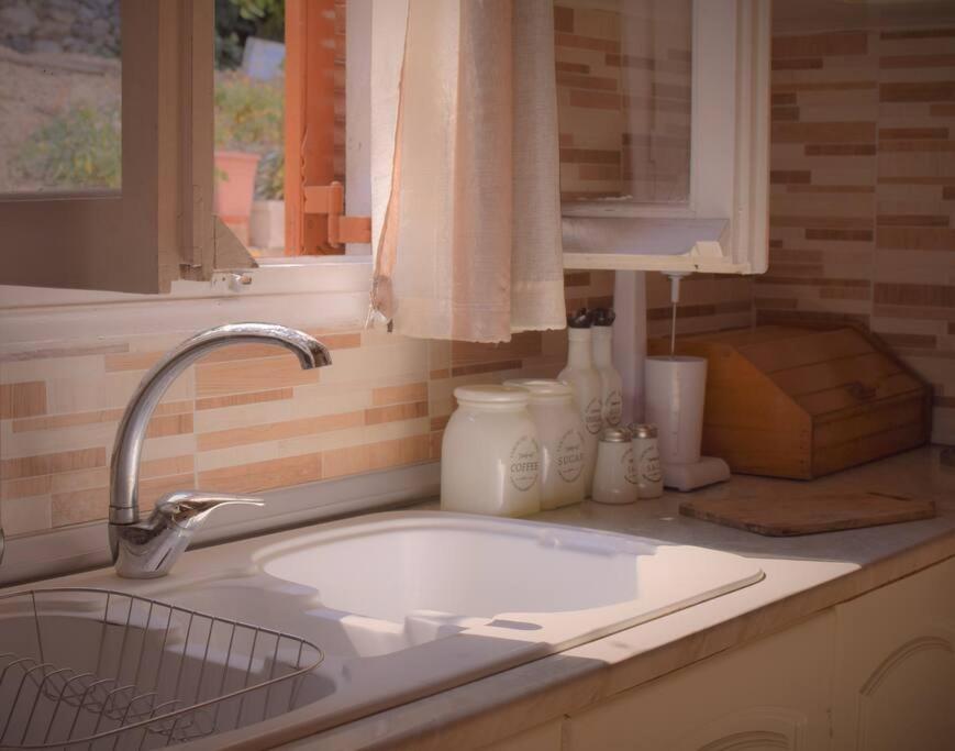 Kiki'S Beautiful House On Famous Village Pentátion Екстериор снимка