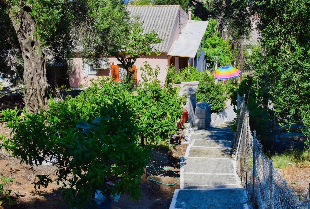 Kiki'S Beautiful House On Famous Village Pentátion Екстериор снимка